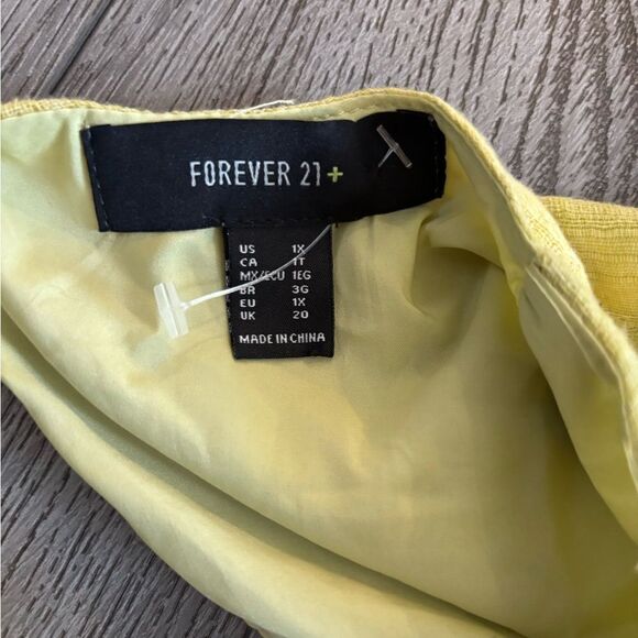 Forever 21 beautiful Cut-Out Dress - Picture 3 of 3